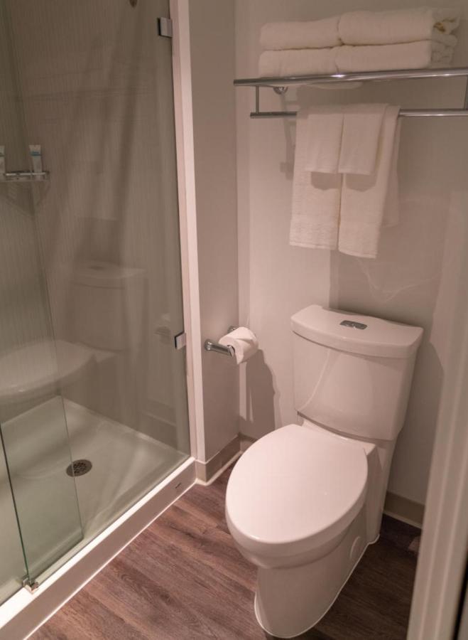 Meg Klaus Hotel Tirana
